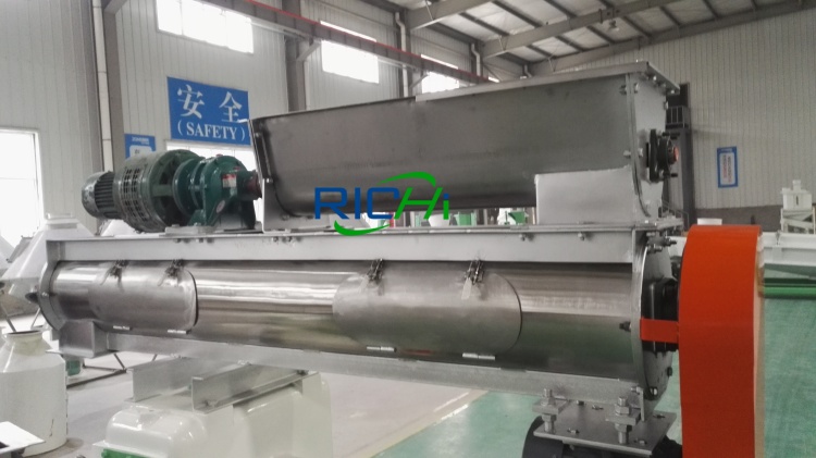 components of forced feeder of sheep feed pellet mill