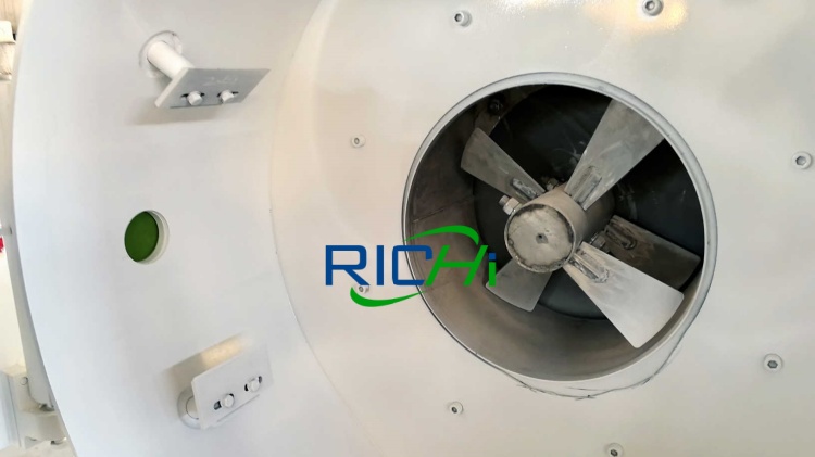 cutting blade device of compost granulating machine