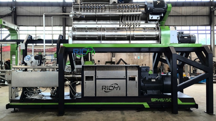 Twin-Screw Extruder in shrimp feed plant