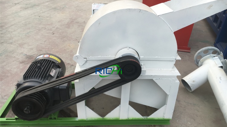 wood chip grinder of tree crusher machine