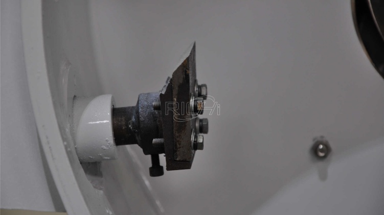 cutting blade device 2